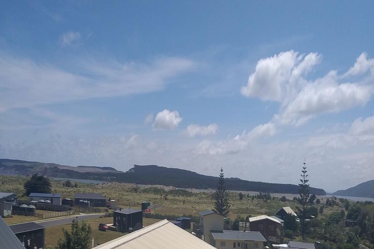 Photo of property in 17 Westside Road, Port Waikato, Tuakau, 2695