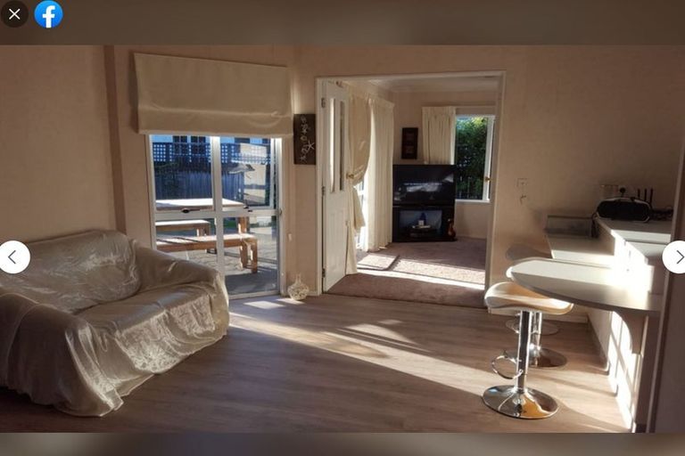 Photo of property in 12 Clare Street, Cambridge, 3434