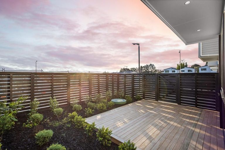 Photo of property in 10 Greenbrier Street, Westgate, 0814