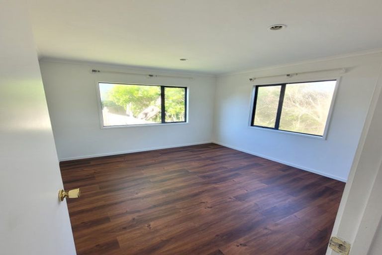 Photo of property in 81 Oreil Avenue, West Harbour, Auckland, 0618