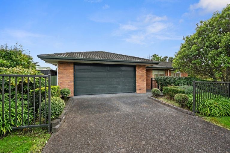 Photo of property in 6 Cabeleigh Drive, Helensville, 0800