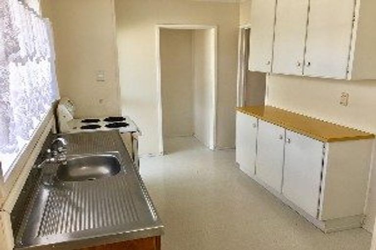 Photo of property in 390 Bucklands Beach Road, Bucklands Beach, Auckland, 2012