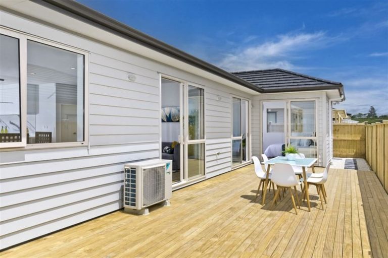 Photo of property in 58 Schoolside Road, Kumeu, 0810