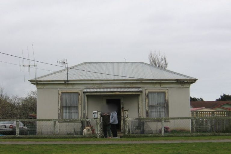 Photo of property in 52 Avenue Road, Foxton, 4814