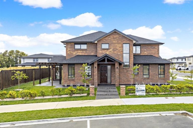 Photo of property in 37 Papareia Road, Karaka, Papakura, 2113