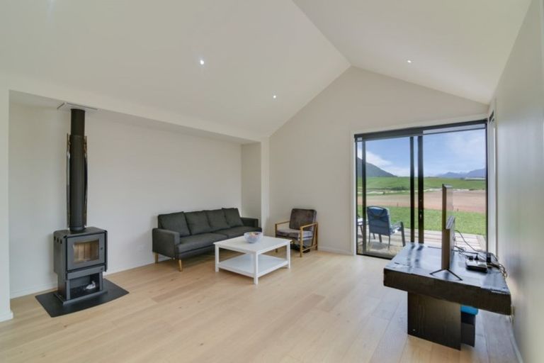 Photo of property in 12 Fife Court, Jacks Point, Queenstown, 9371