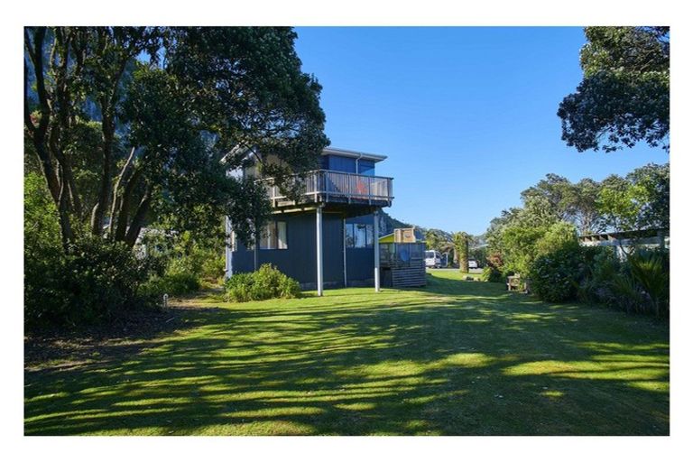 Photo of property in 3 Webb Street, Punakaiki, 7873