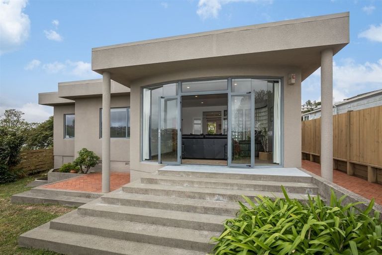 Photo of property in 5 Clifford Road, Johnsonville, Wellington, 6037