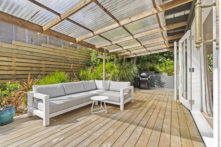 Photo of property in 2/14 Glenbush Place, Birkenhead, Auckland, 0626