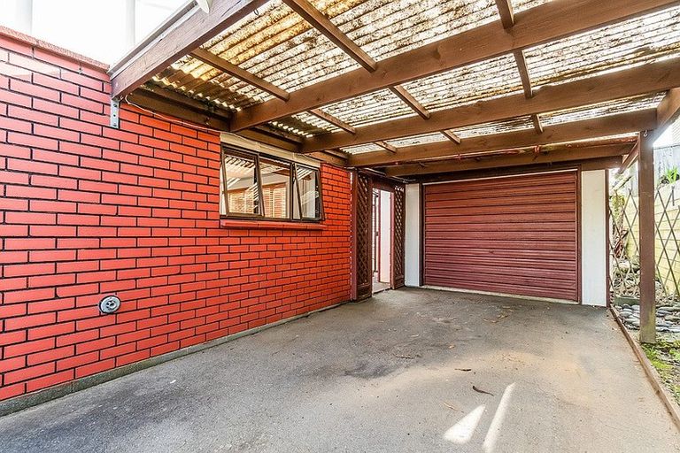 Photo of property in 24 Tiverton Crescent, Whalers Gate, New Plymouth, 4310