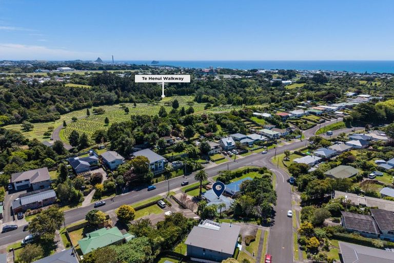 Photo of property in 81 Awanui Street, Merrilands, New Plymouth, 4312