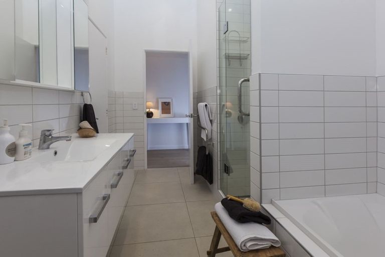 Photo of property in 88a Memorial Avenue, Ilam, Christchurch, 8053