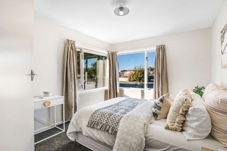 Photo of property in 19 Glenora Place, Hornby, Christchurch, 8042