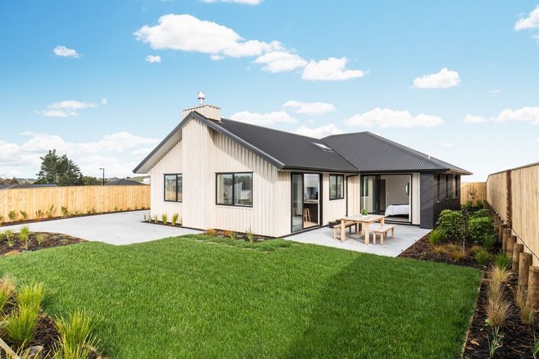 Photo of property in 85 Helenslee Road, Pokeno, 2472