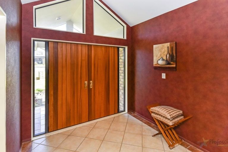 Photo of property in 30 Norm Pellow Drive, Manurewa, Auckland, 2105