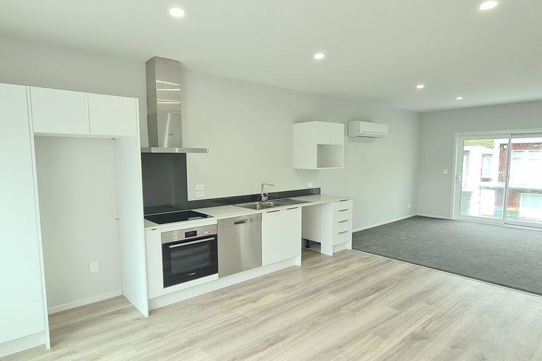 Photo of property in 3 Kopua Place, Whitby, Porirua, 5024