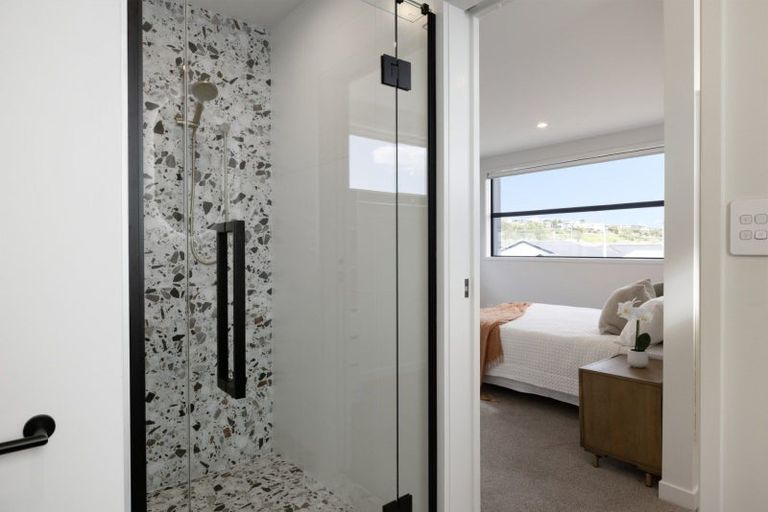 Photo of property in 31 Hinaki Street, Poike, Tauranga, 3112