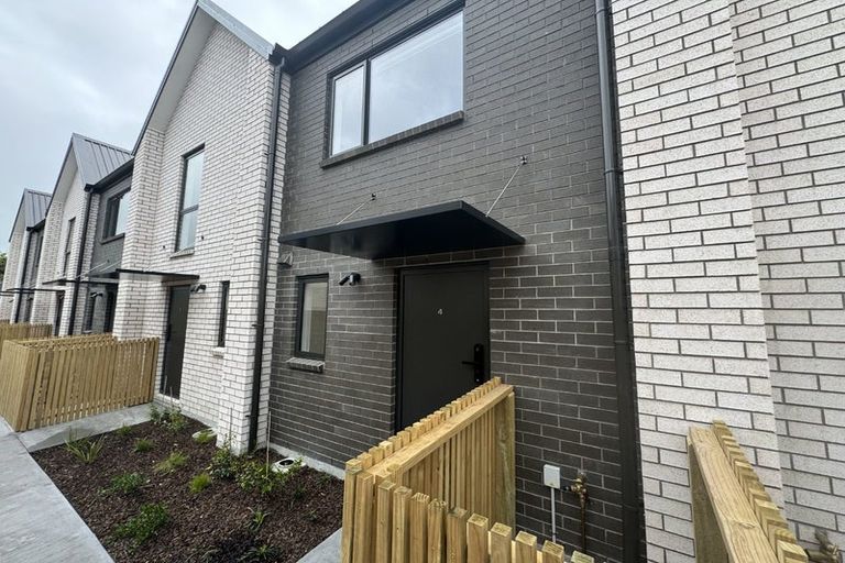 Photo of property in 4/3 Eskdale Road, Birkdale, Auckland, 0626