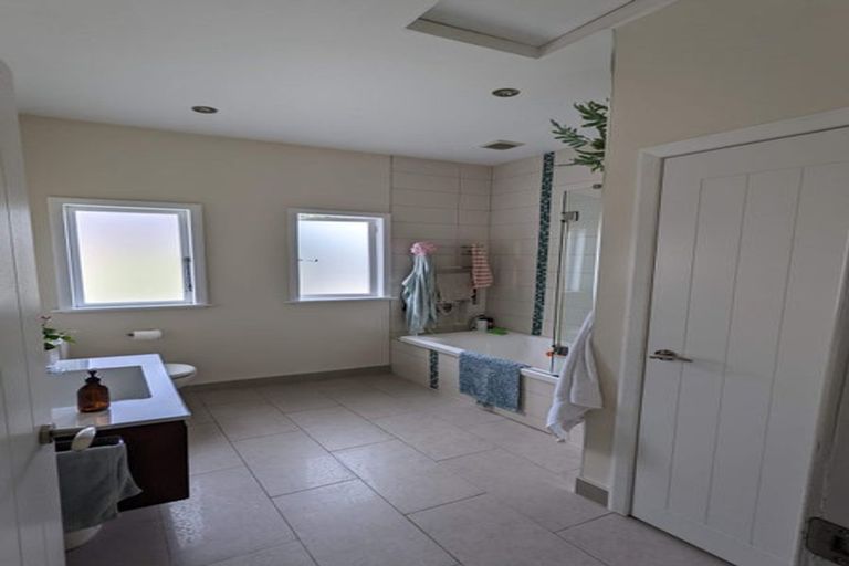 Photo of property in 50 Hollis Road, Paraparaumu Beach, Paraparaumu, 5032