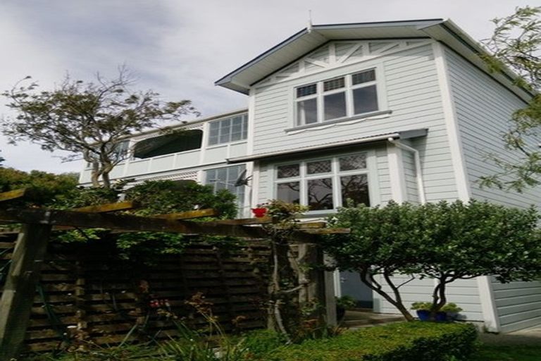 Photo of property in 4 Batham Drive, Mount Victoria, Wellington, 6011