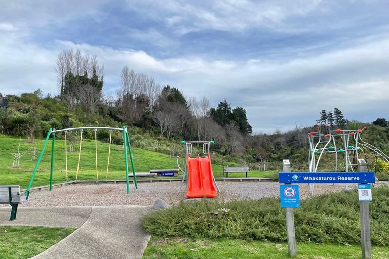 Photo of property in 92 Whakaturou Crescent, Pyes Pa, Tauranga, 3112