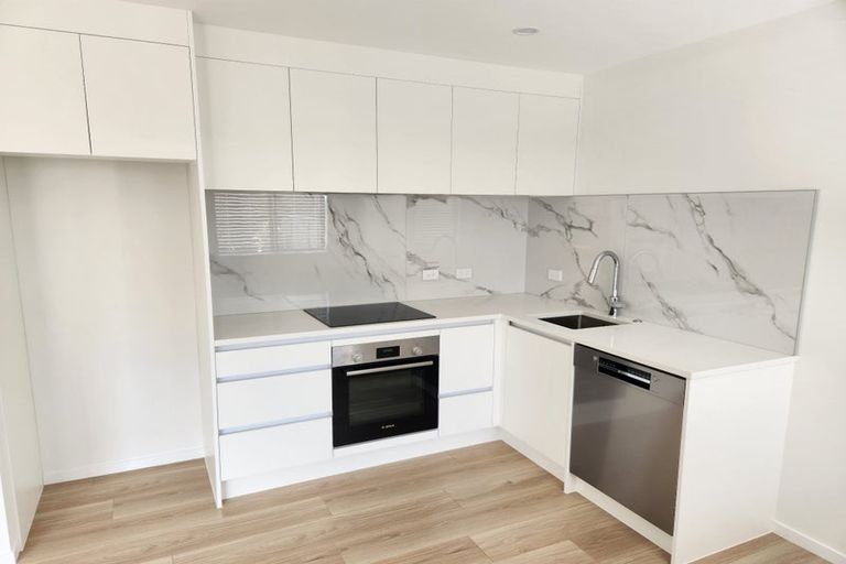 Photo of property in 64c Yeovil Road, Te Atatu Peninsula, Auckland, 0610