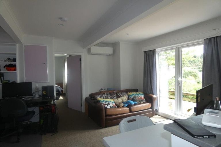 Photo of property in 92a Creswick Terrace, Northland, Wellington, 6012