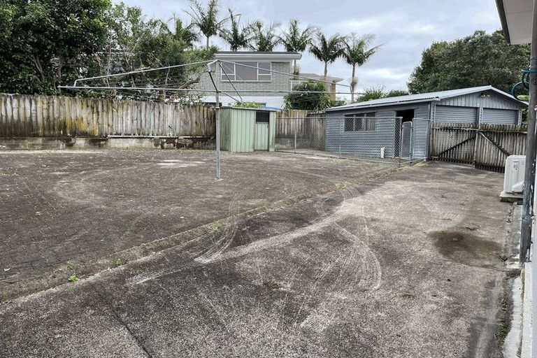 Photo of property in 12 Portadown Avenue, Pakuranga Heights, Auckland, 2010