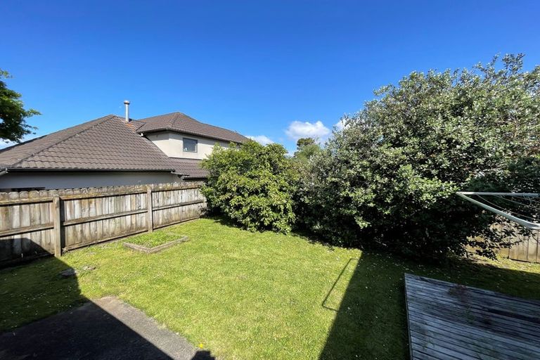Photo of property in 21 Lisa Rise, Half Moon Bay, Auckland, 2012