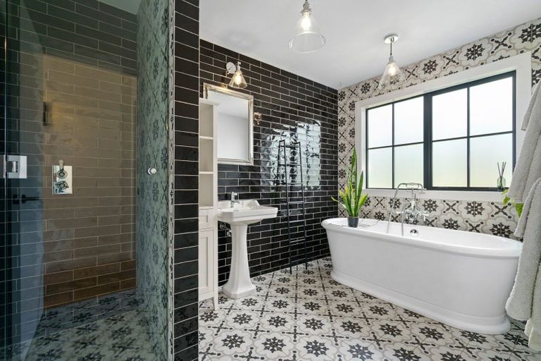 Photo of property in 3/45 Saint Kilda Road, Cambridge, 3434