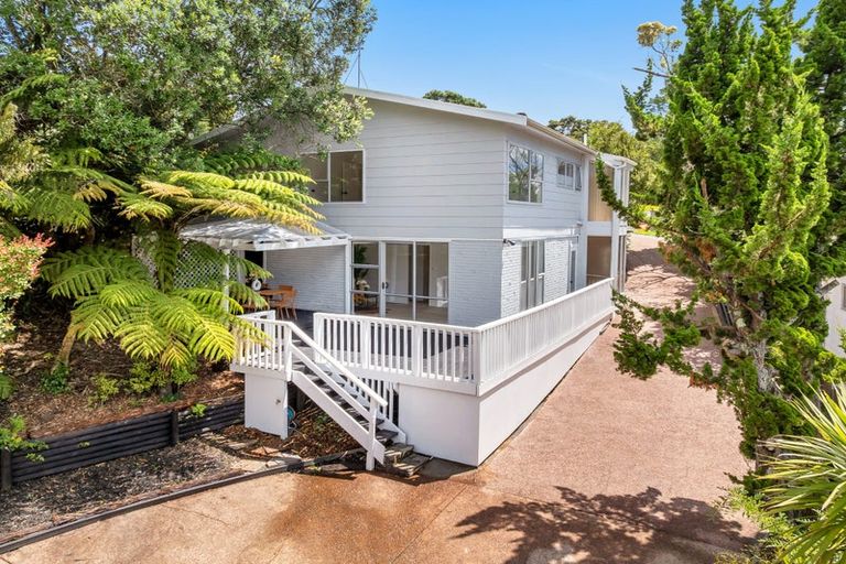 Photo of property in 28 Annison Avenue, Glen Eden, Auckland, 0602