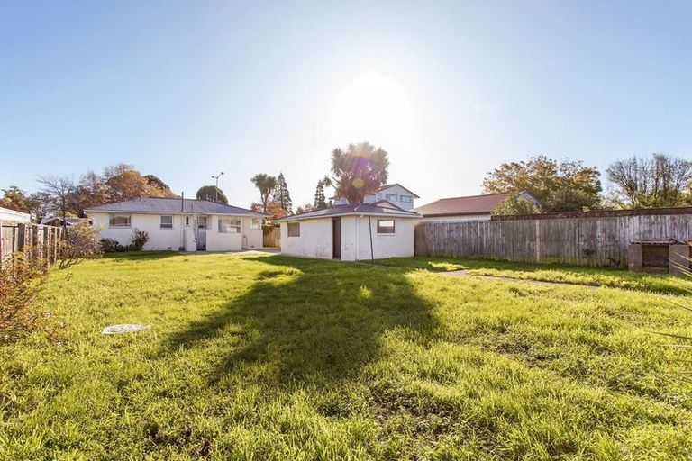 Photo of property in 292 Main North Road, Redwood, Christchurch, 8051