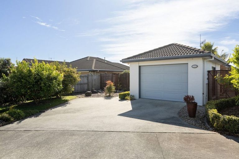 Photo of property in 54 Mcleod Place, Papamoa Beach, Papamoa, 3118