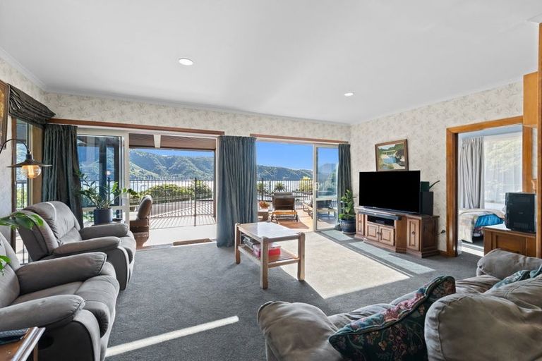 Photo of property in 374a Waikawa Road, Waikawa, Picton, 7220