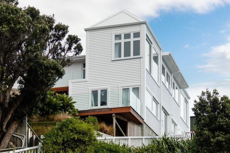 Photo of property in 35 Palliser Road, Roseneath, Wellington, 6011