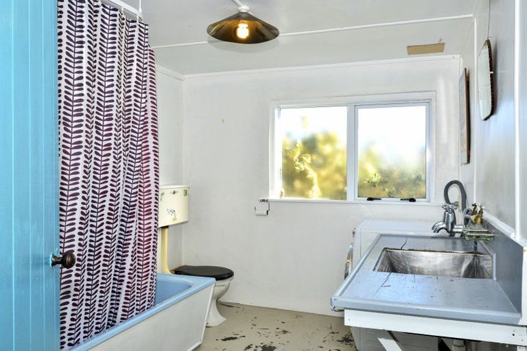 Photo of property in 73 Fortescue Street, Mahia, Nuhaka, 4198