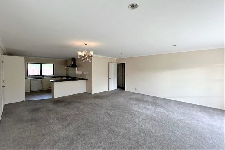 Photo of property in 33a Minaret Drive, Bucklands Beach, Auckland, 2014