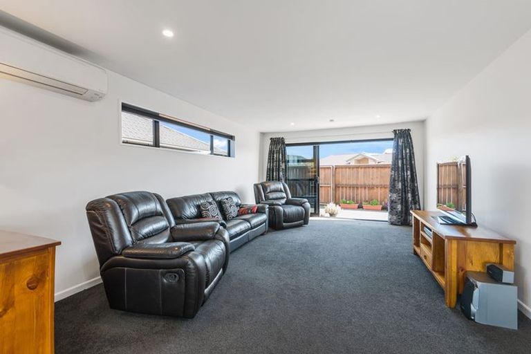 Photo of property in 19 Tangy Loch Lane, Broomfield, Christchurch, 8042