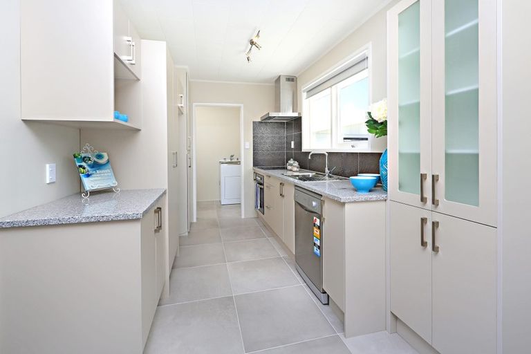 Photo of property in 37 Kivell Close, Mangere East, Auckland, 2024