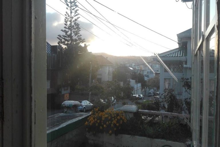 Photo of property in 71 Majoribanks Street, Mount Victoria, Wellington, 6011