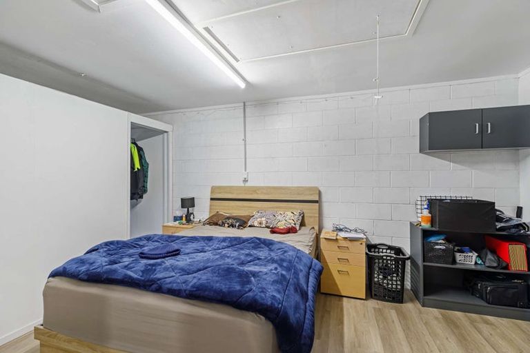 Photo of property in 2/11 Halsey Road, Manurewa, Auckland, 2102