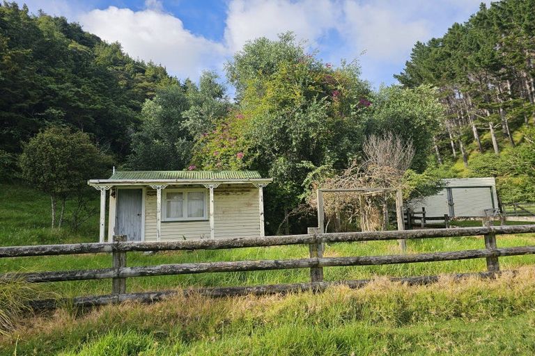 Photo of property in 121 Ohawini Road, Oakura, Hikurangi, 0184