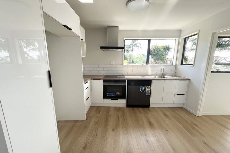 Photo of property in 87 Keegan Drive, Massey, Auckland, 0614