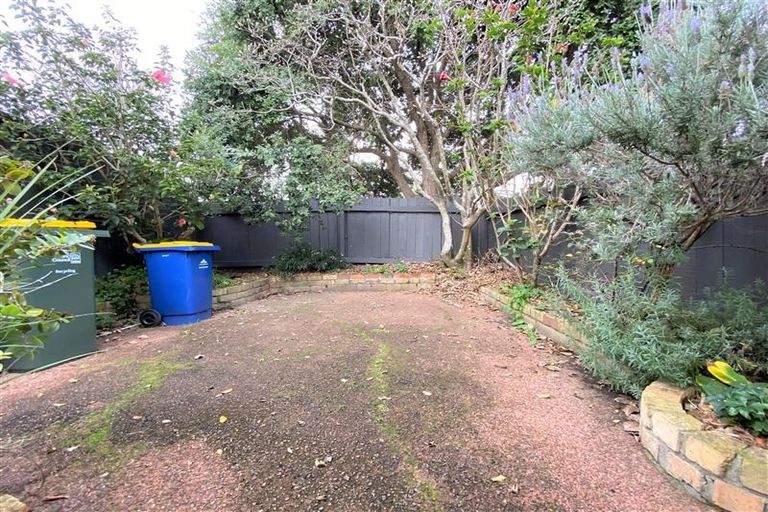 Photo of property in 1/13 Richards Avenue, Forrest Hill, Auckland, 0620