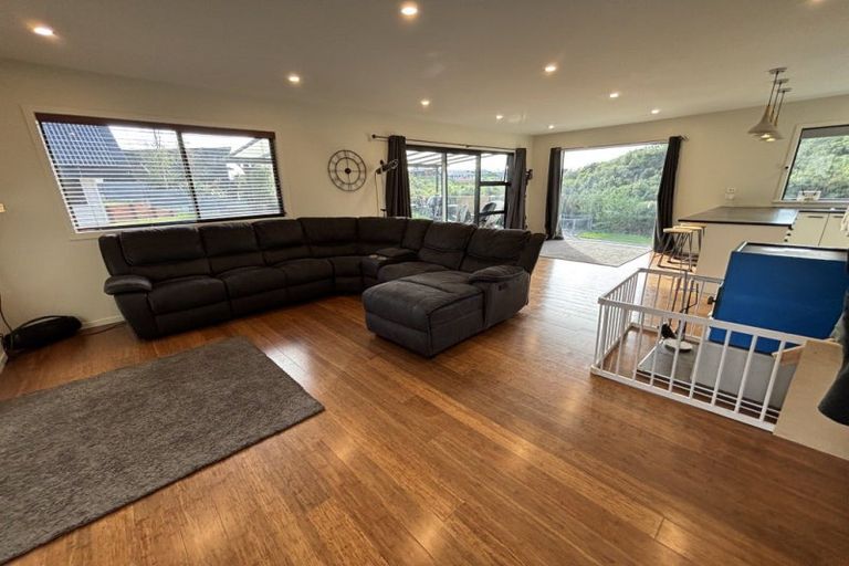 Photo of property in 123 Cashmere Drive, Fitzherbert, Palmerston North, 4410