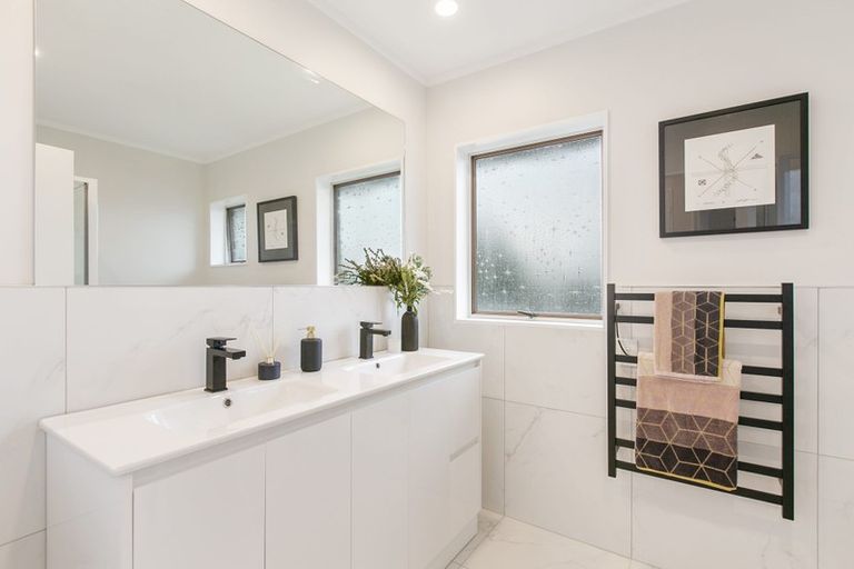 Photo of property in 1b Bowater Place, Manurewa, Auckland, 2102