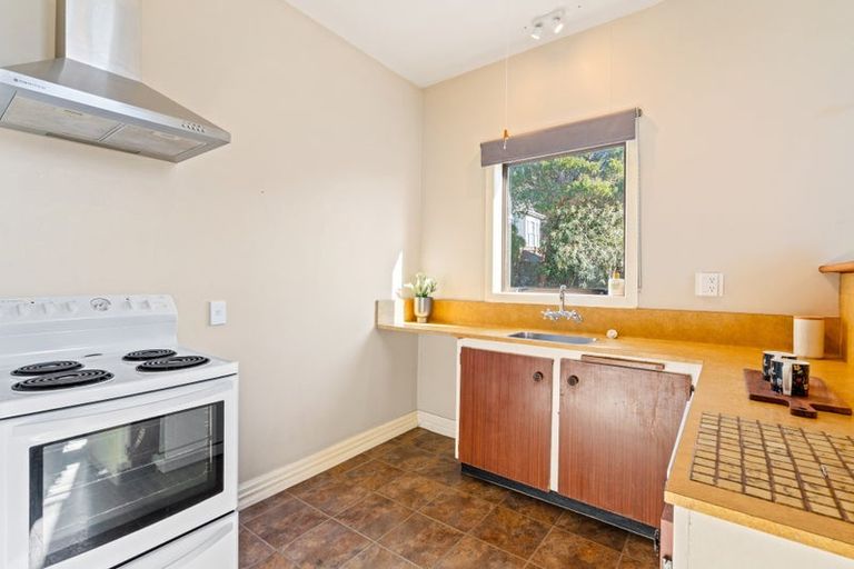 Photo of property in 68 Grosvenor Street, Kensington, Dunedin, 9011