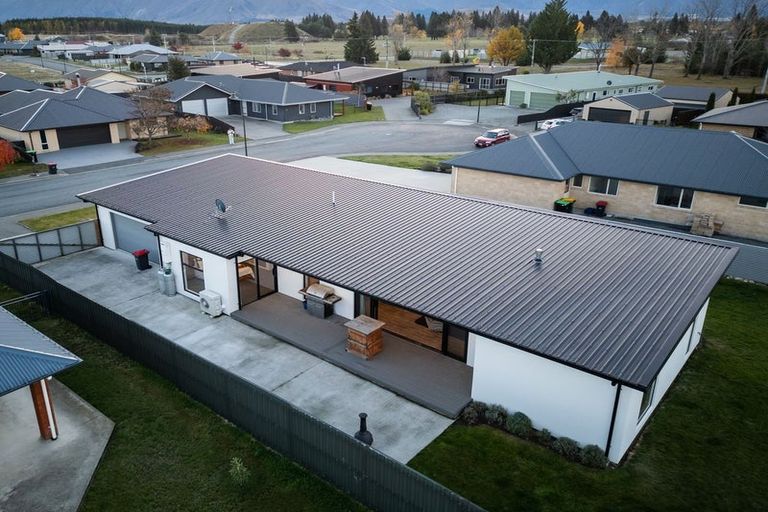 Photo of property in 21 Greenfield Place, Twizel, 7901