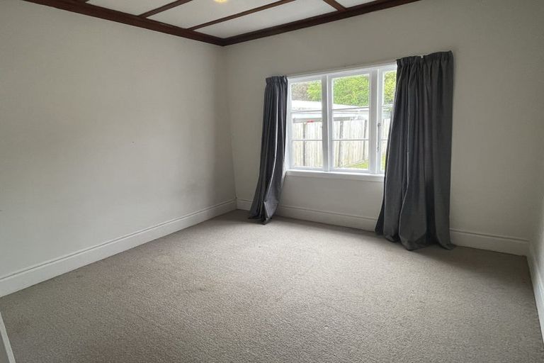 Photo of property in 92 Shamrock Street, Takaro, Palmerston North, 4412