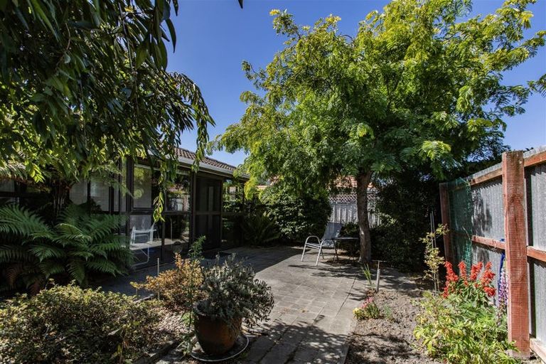 Photo of property in 2/23 Belfast Road, Belfast, Christchurch, 8051